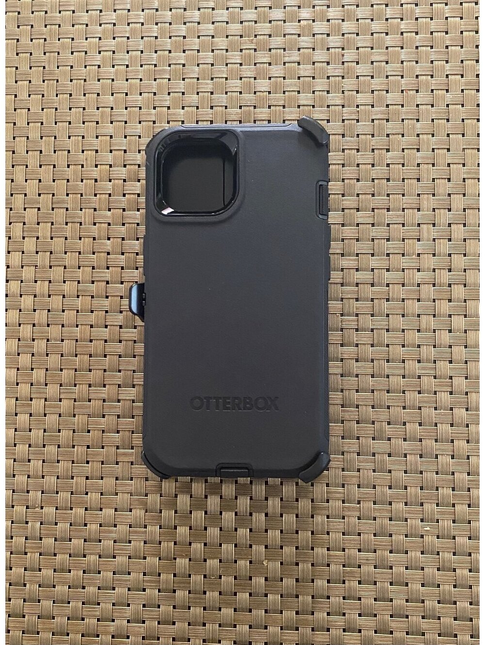 OtterBox Defender Series Case for iPhone 14/13 Black